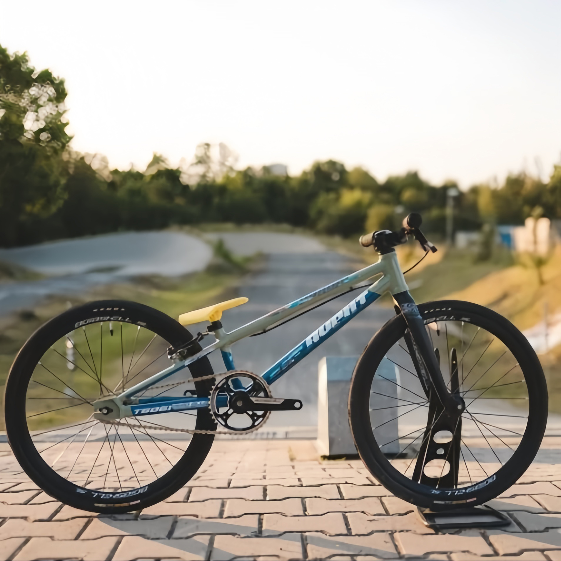 Велосипед BMX race Bombshell Vandal, Junior, Army Green/Dark Blue