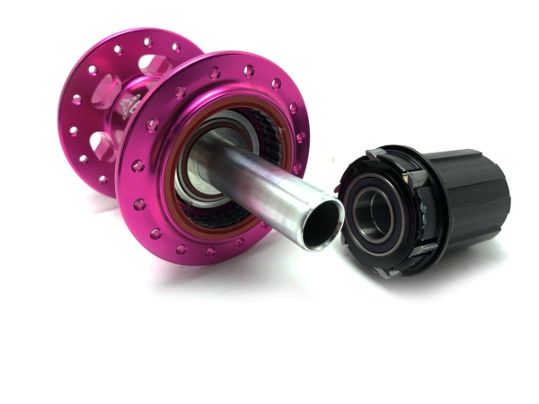 Втулка задняя Energy RH603, 32H, 135x9QR/142х12, розовая