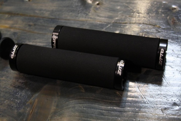 Грипсы ZTTO Foam Lock-On Black